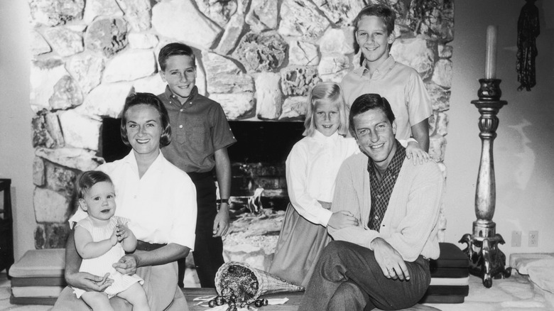 Dick Van Dyke with his first wife Margie and four kids