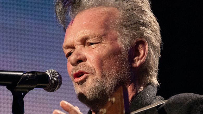 john mellencamp singing