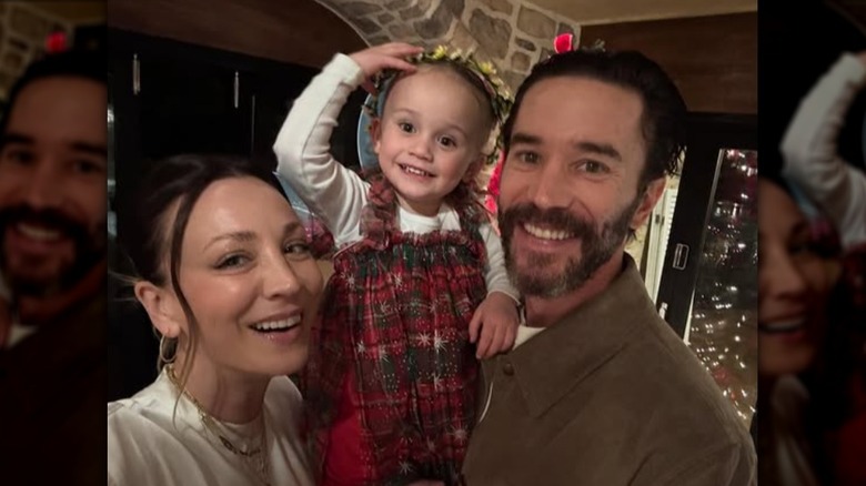 Kaley Cuoco posed a picture of herself, Tom Pelphrey and their daughter Matilda Pelphrey smiling on Instagram (2025)