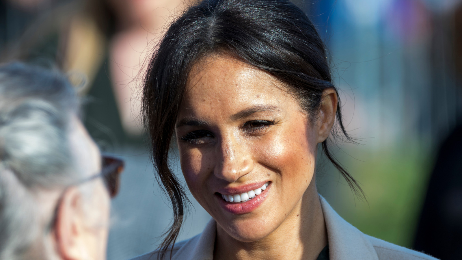 Meghan Markleのスタッフは、残忍な舞台裏のニックネームとの「いじめっ子」の告発を倍にします