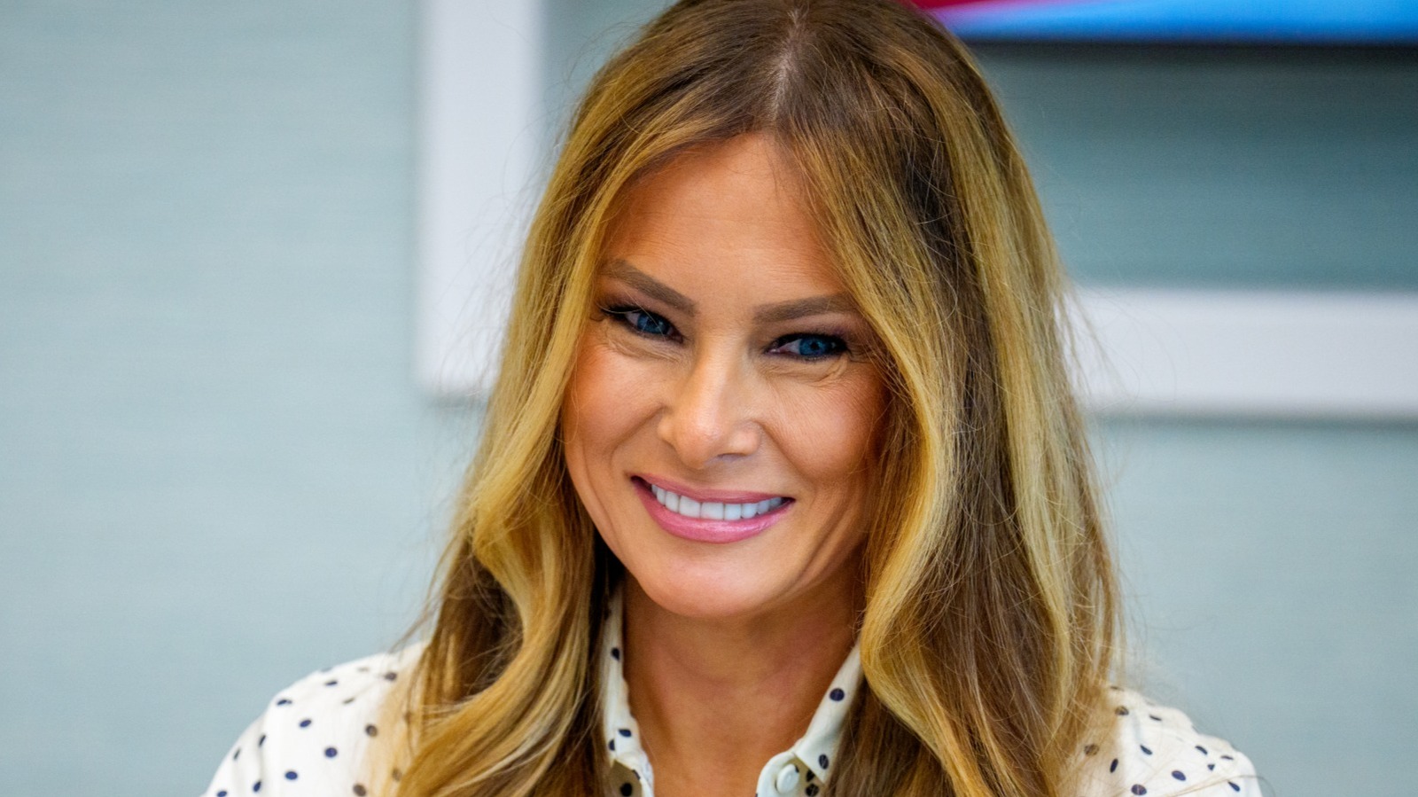<a href="https://www.thelist.com/1904214/melania-trump-cannot-hide-disgust-facial-expression-around-donald/" target="_blank">Melania Trump Can’t Hide Her Sour Facial Expression Around Donald (Even When She Tries)</a>