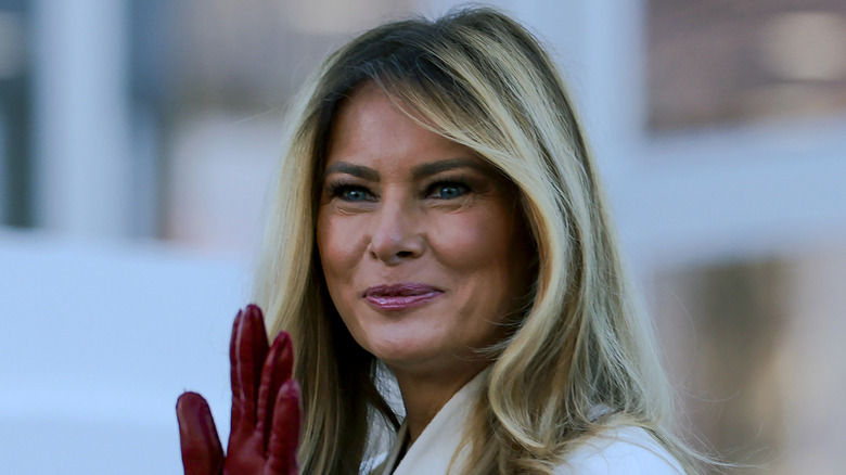 Melania Trump waving