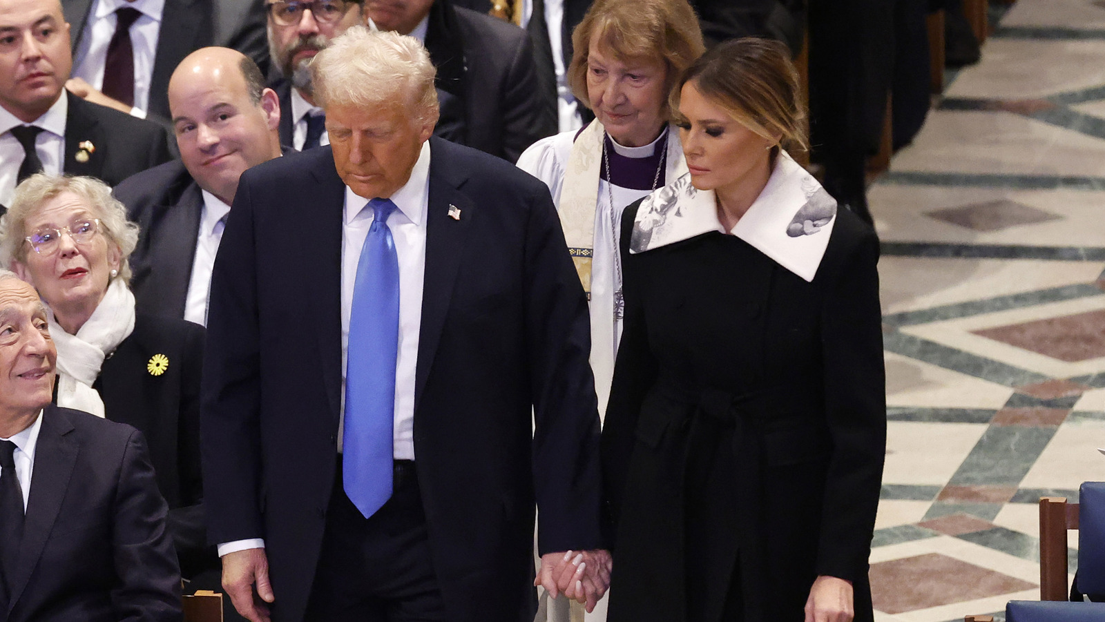 カーター葬儀でのメラニア・トランプのファッション失敗で周囲から非難される