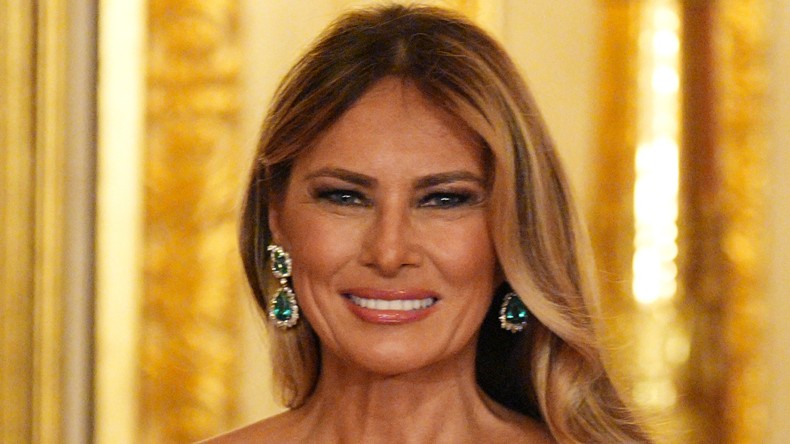 <a href="https://www.thelist.com/1979875/melania-trump-holiday-ornaments-price-backlash/" target="_blank">Melania Trump’s Holiday Ornaments Line Is Giving Her A Grinch Reputation</a>