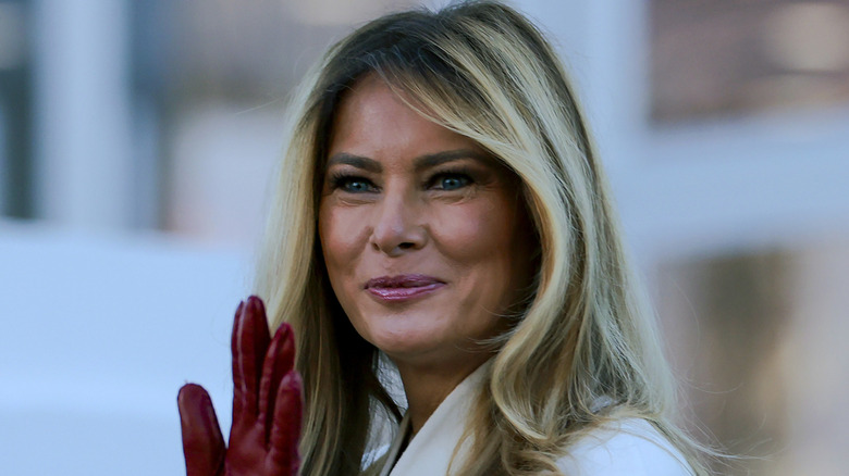 Melania Trump waving