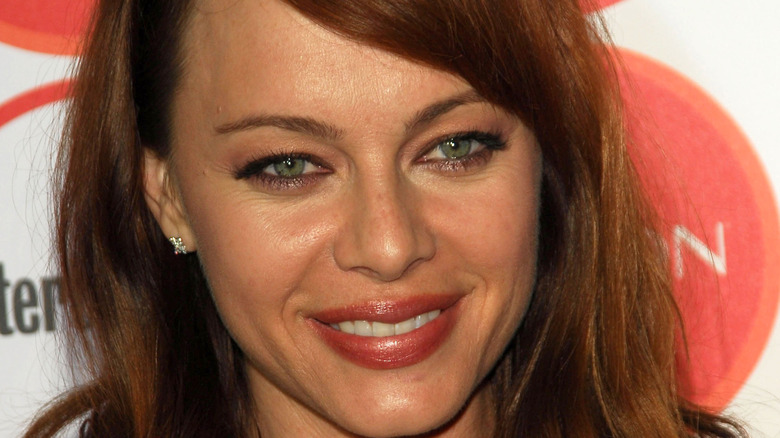 Actress Melinda Clarke on the red carpet 