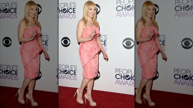 Melissa Rauch poses in the press room at The 41st Annual People's Choice Awards