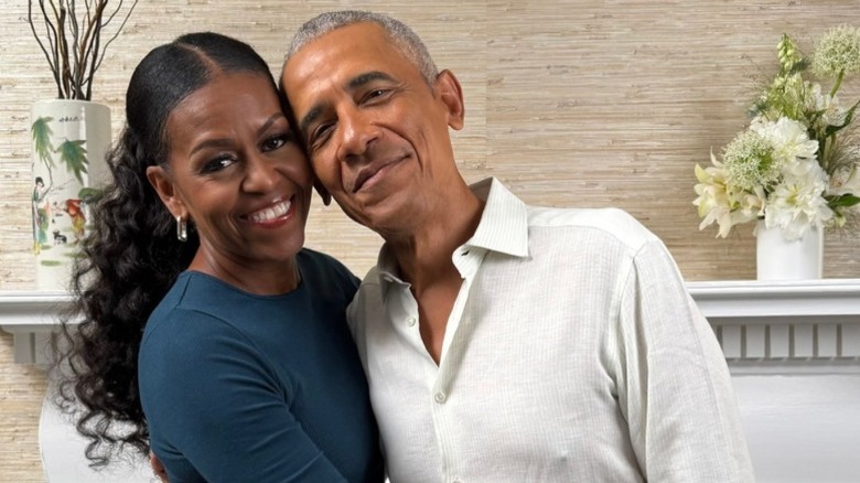 Michelle Obama and Barack Obama embrace each other (2025)