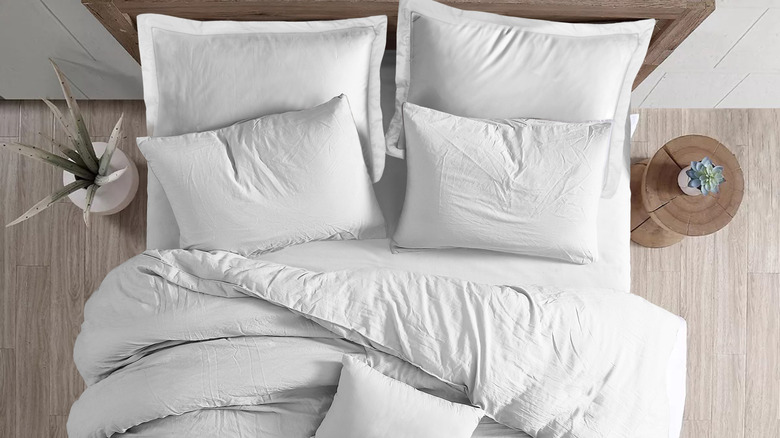 Full set of white bedding