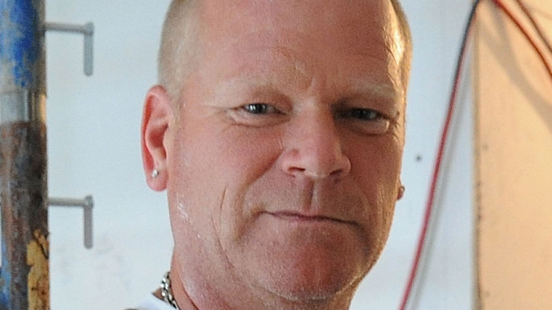 Mike Holmes on set