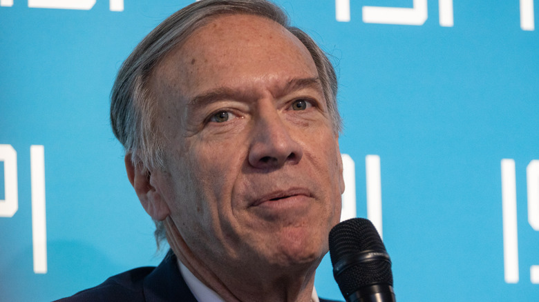 Mike Pompeo speaking into a microphone