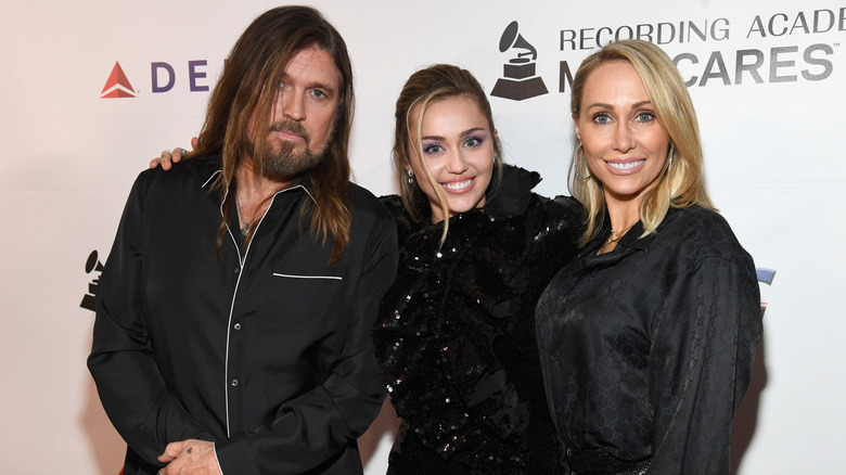 Billy Ray Cyrus, Miley Cyrus, and Tish Cyrus at the 2019 MusiCares Person of the Year celebrating Dolly Parton