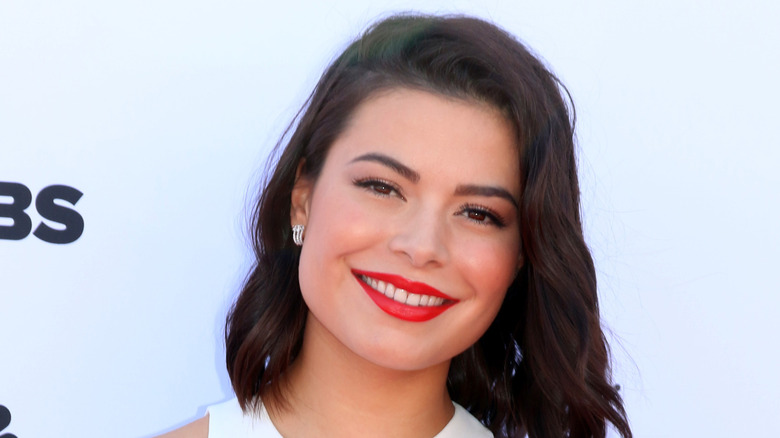 Miranda Cosgrove smiling