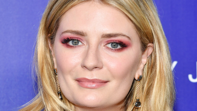 Mischa Barton in pink eyeshadow