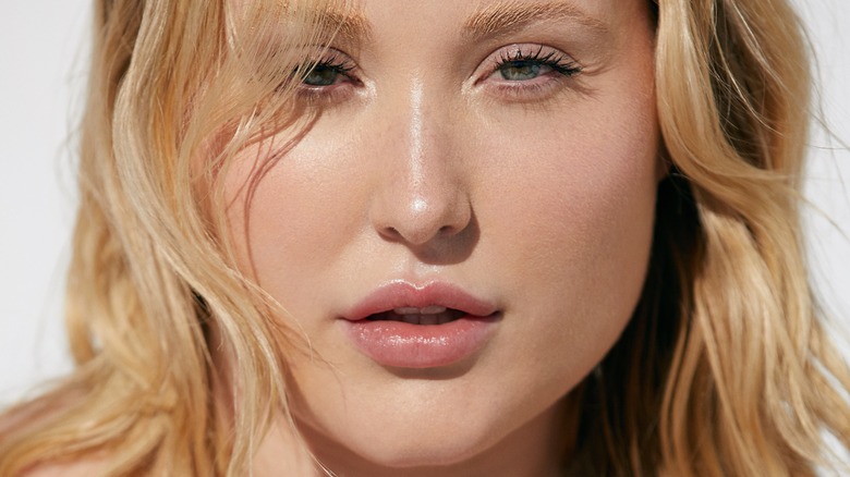 Hayley Hasselhoff posing