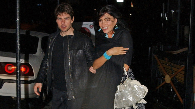 Tom Cruise and Sofía Vergara walking together outside in Los Angeles in 2005