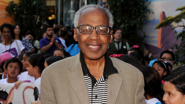 Robert Guillaume smiling at the "Lion King: 3D" premiere in 2011