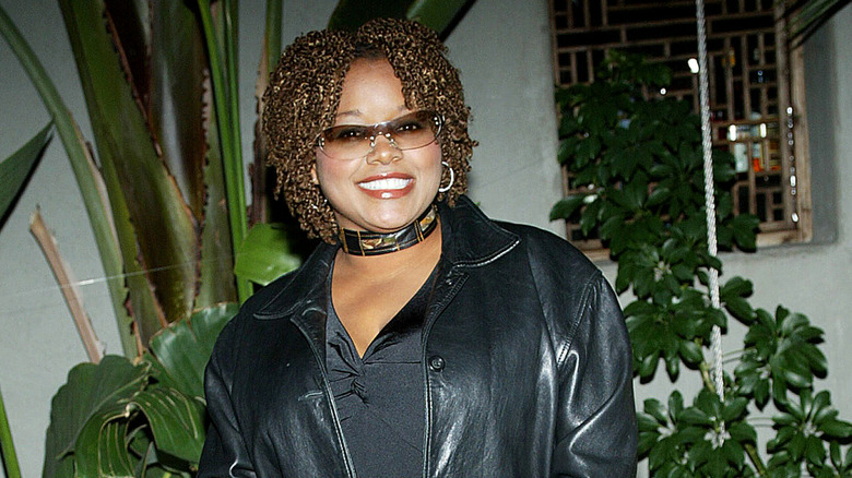 Yvette Wilson smiling at the 100th episode celebration of "The Parkers" in 2003