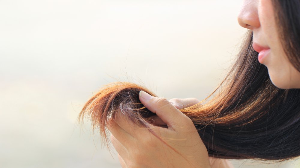 Woman with split ends