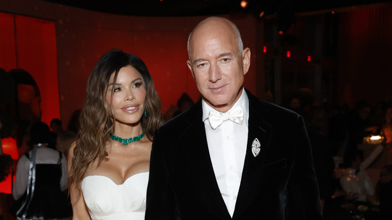 Lauren Sánchez looking at Jeff Bezos