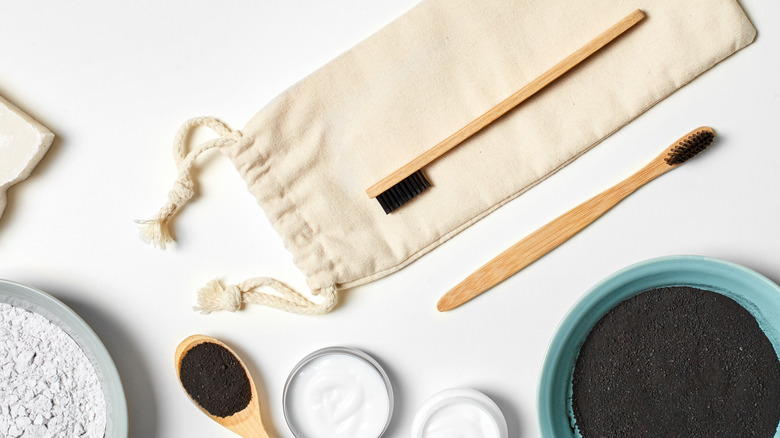 natural teeth-whitening products 