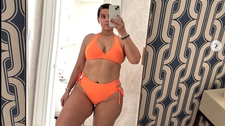 Nelly Furtado makeup-free bikini picture