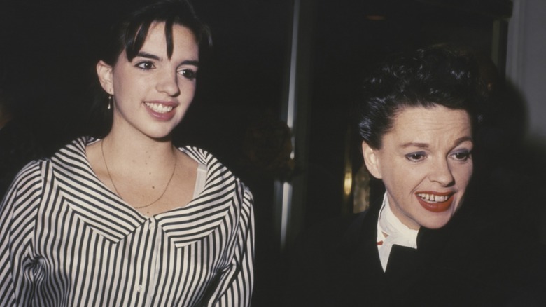 A young Liza Minnelli with Judy Garland