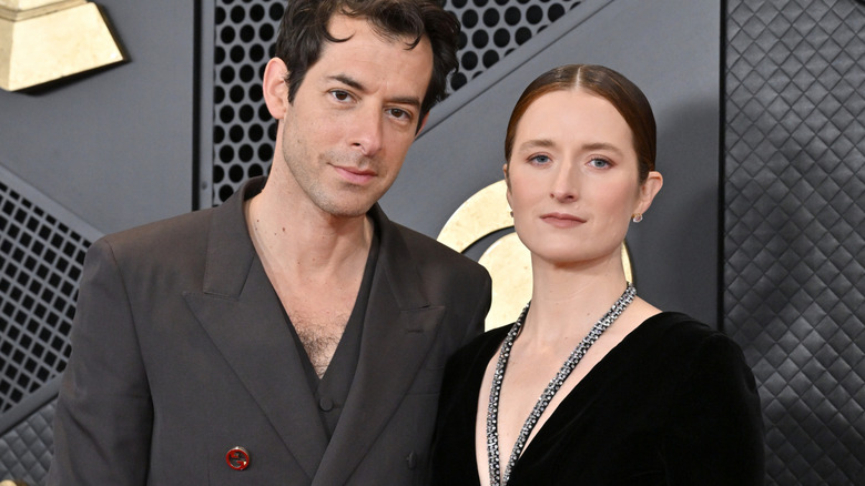 Grace Gummer and Mark Ronson posing for photos