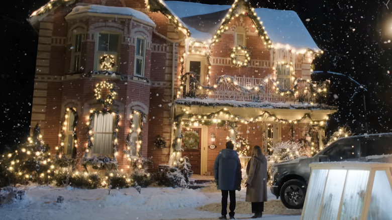 The old Victorian house in "A Merry Little Ex-Mas"