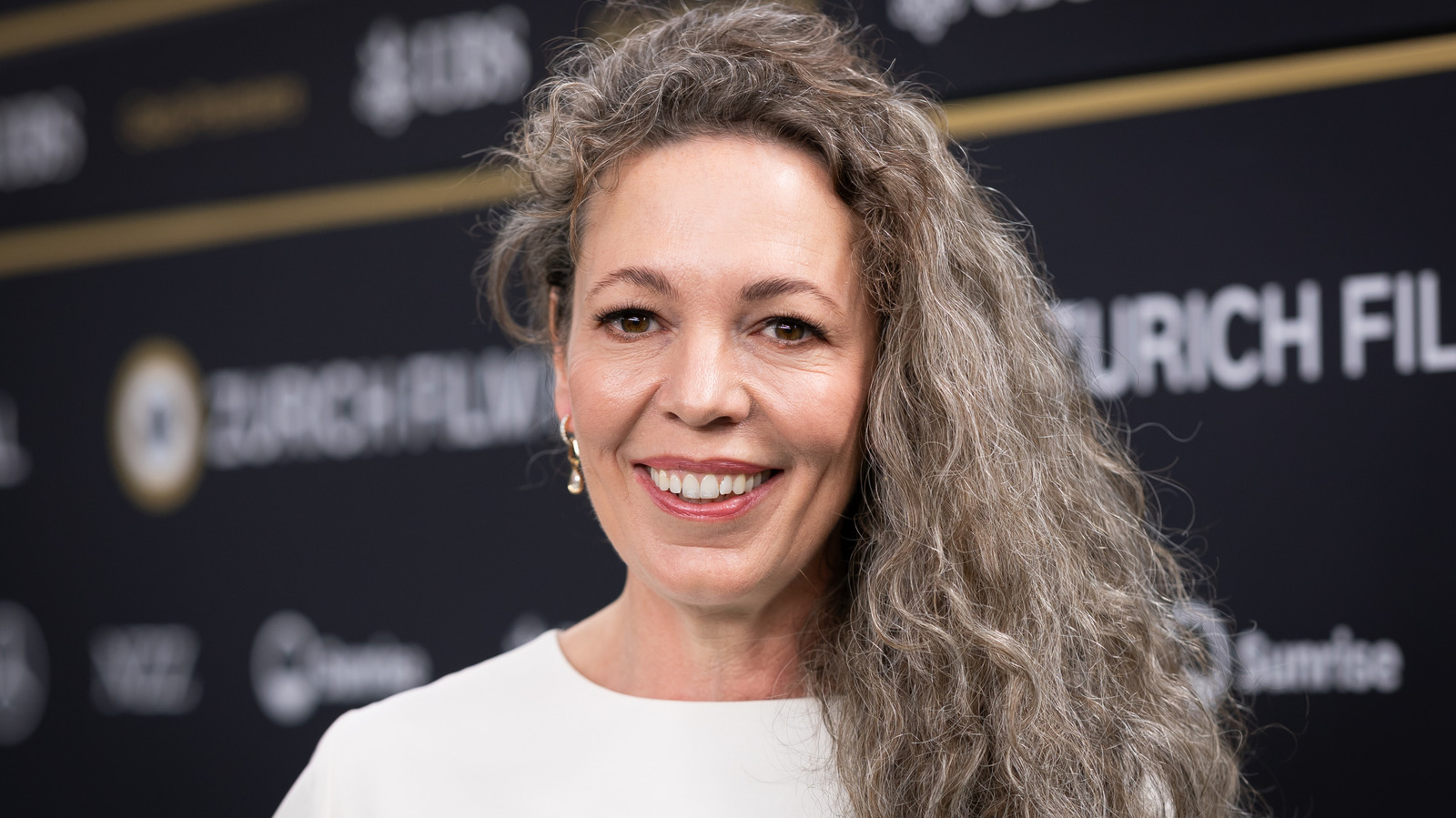 <a href="https://www.thelist.com/2276444/celebs-over-50-gorgeous-long-gray-hair/" target="_blank">Not Just Olivia Colman: Celebs Over 50 With Gorgeous Long, Gray Hair</a>