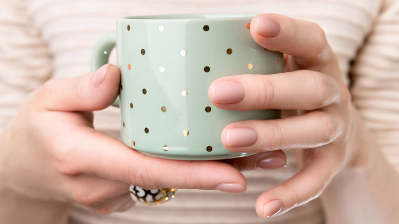 neutral color manicure