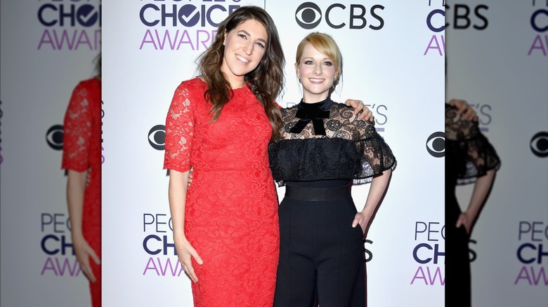 Mayim Bialik and Melissa Rauch attending the 2017 People's Choice Awards