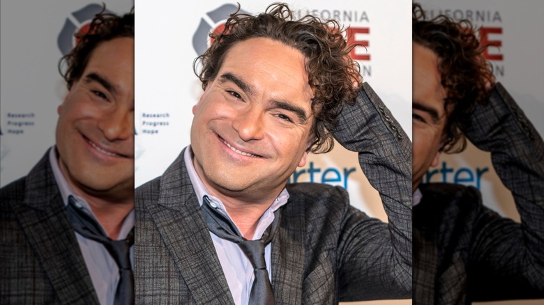 Johnny Galecki smiling on a red carpet event in 2018