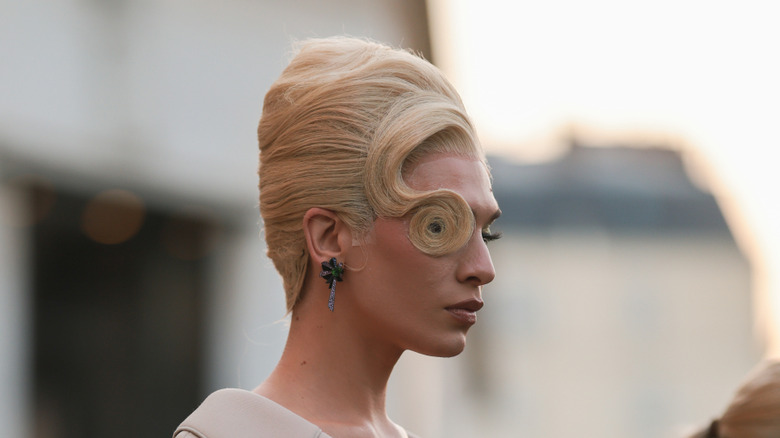 Model with beehive hair