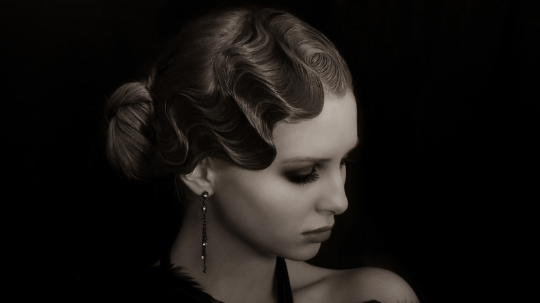 finger wave hairstyle