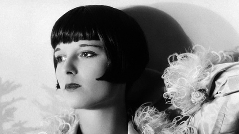 Louise Brooks posing