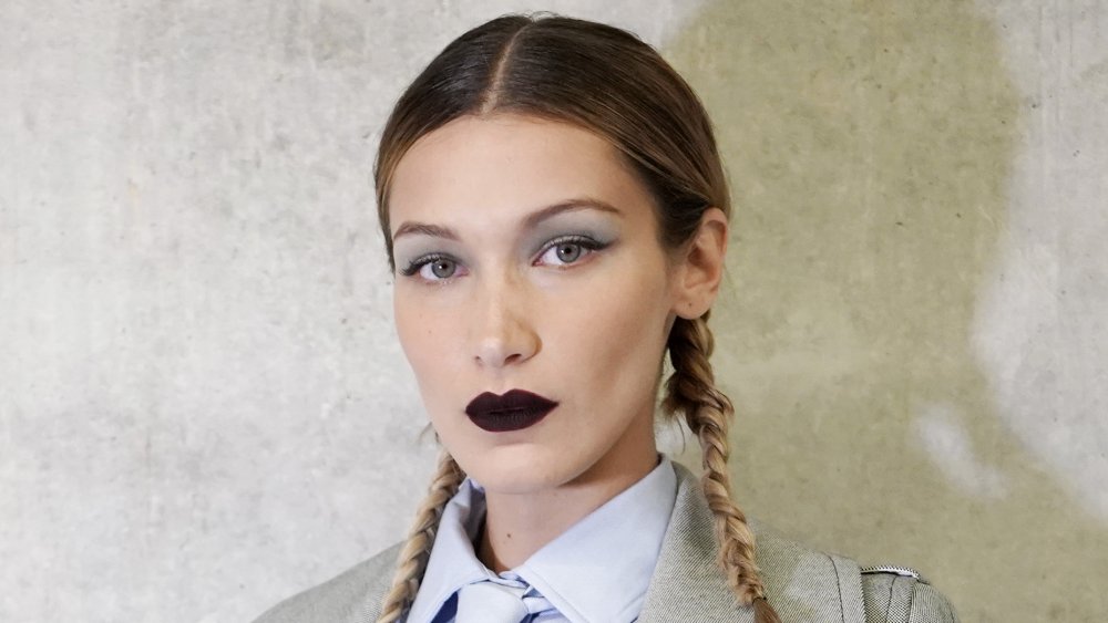 Bella Hadid wearing an old-school makeup trend