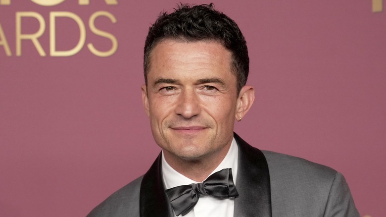 Orlando Bloom poses at the 32nd Annual Actor Awards in Los Angeles, CA (2026)