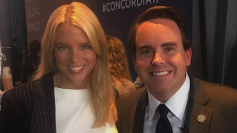 Pam Bondi poses alongside Matt Swift at the Concordia Summit (2017)