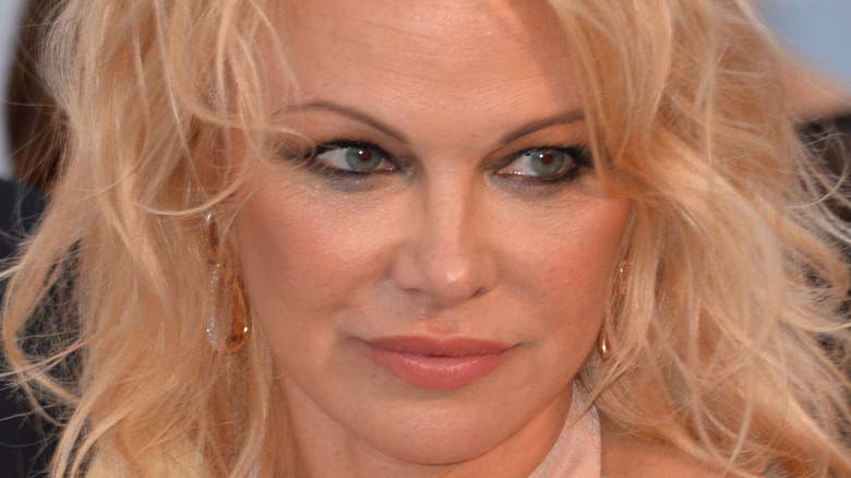 Pamela Anderson posing