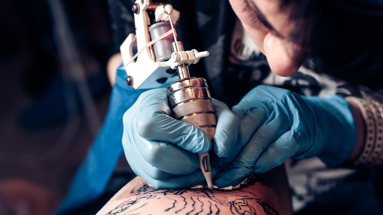 Applying a tattoo
