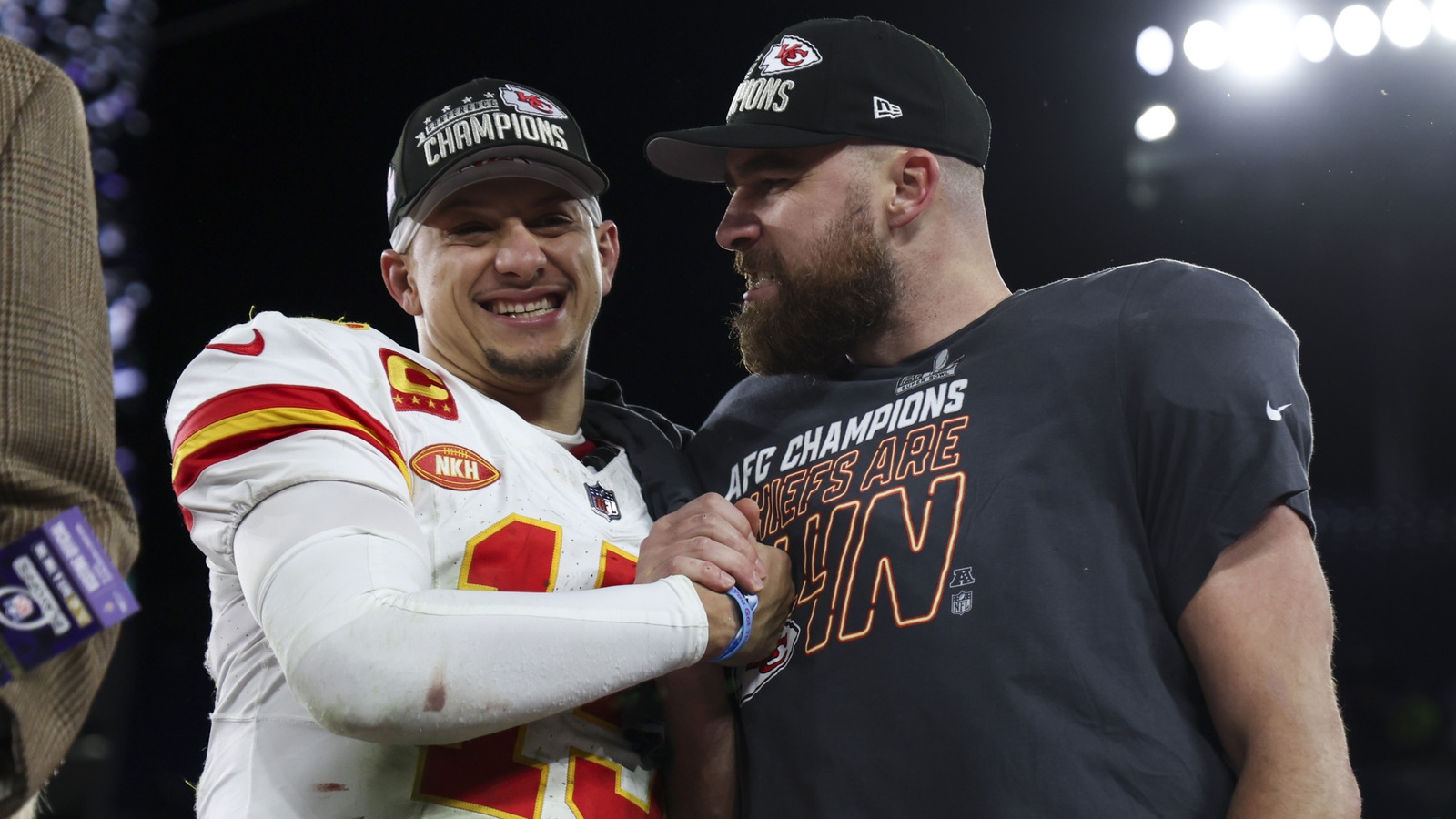 <a href="https://www.thelist.com/2018167/patrick-mahomes-travis-kelce-new-restaurant-mashed-potatoes-disaster/" target="_blank">Patrick Mahomes & Travis Kelce’s New Restaurant Could Have Used More Time In The Oven</a>