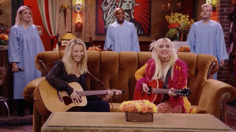 Lisa Kudrow and Lady Gaga perform together at Friends: The Reunion