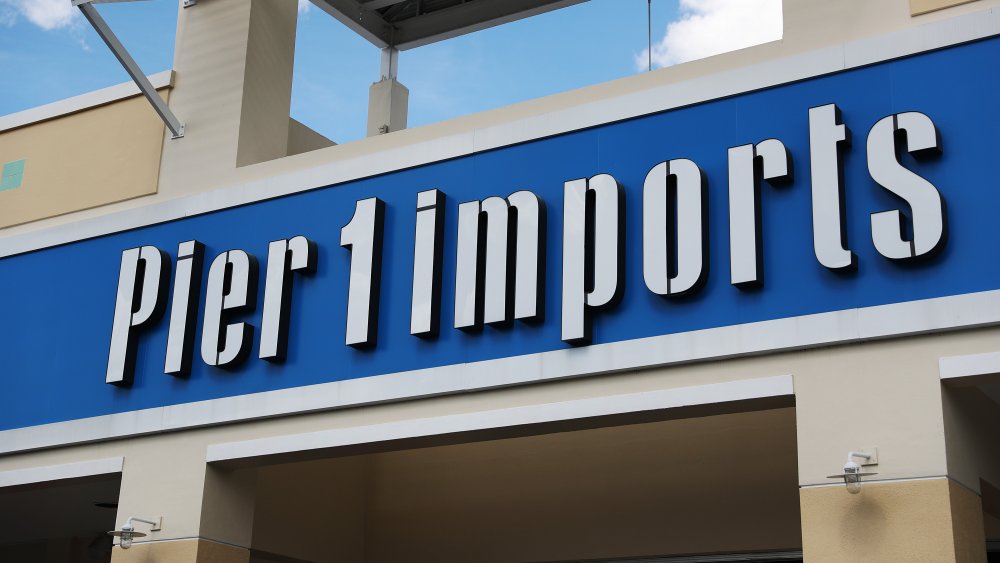 Pier 1 Imports exterior