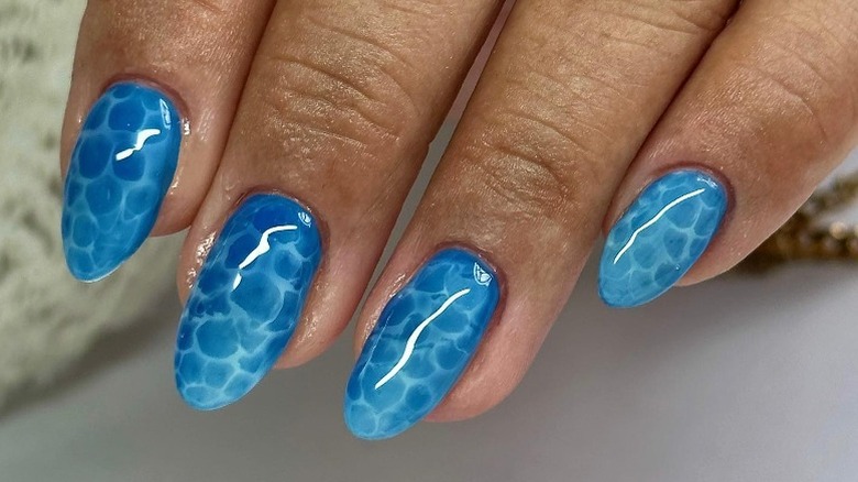 Water Marble Swimming Pool Nail Art - wide 2