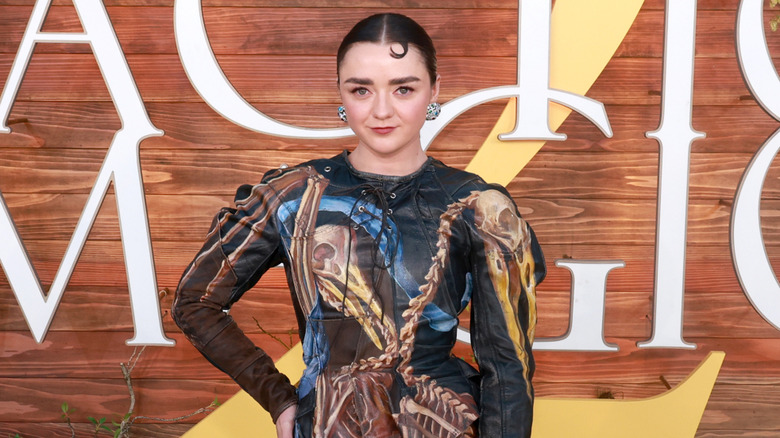 Maisie Williams posing