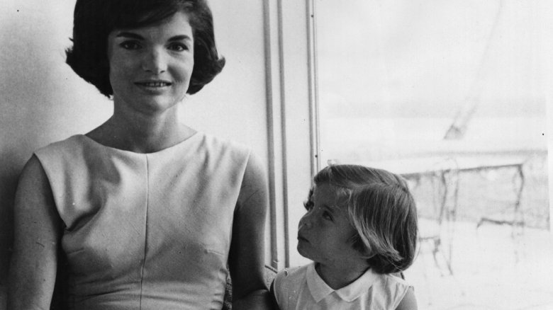Jacqueline Kennedy and young Caroline Kennedy black and white