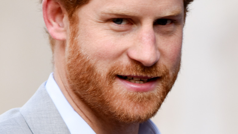 Prince Harry gray suit