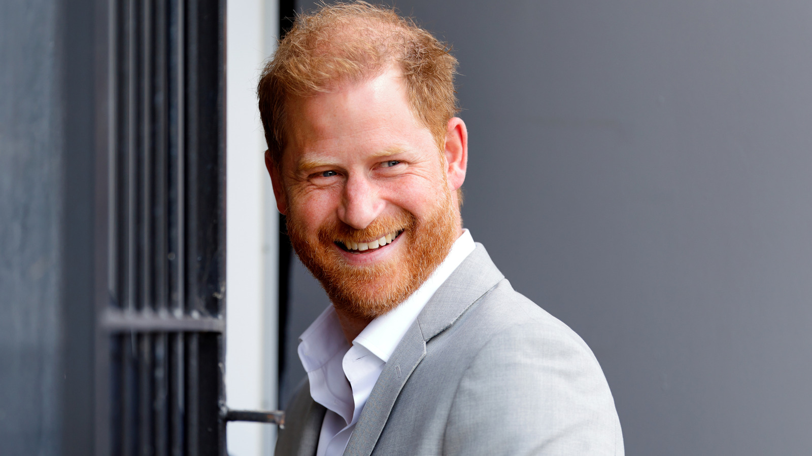 <a href="https://www.thelist.com/2183632/unexpected-link-between-prince-harry-and-kourntey-kardashian/" target="_blank">Prince Harry Was Reportedly Almost Set Up With Kourtney Kardashian</a>