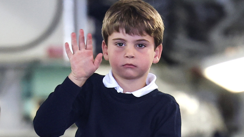 Prince Louis waving
